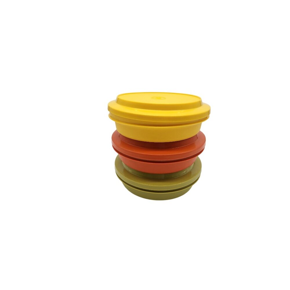 Tupperware Vintage 1970's Bowls lids serve as plates